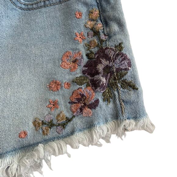 Mossimo Size 4/27 High Rise Embroidered Shorts - Picture 4 of 9